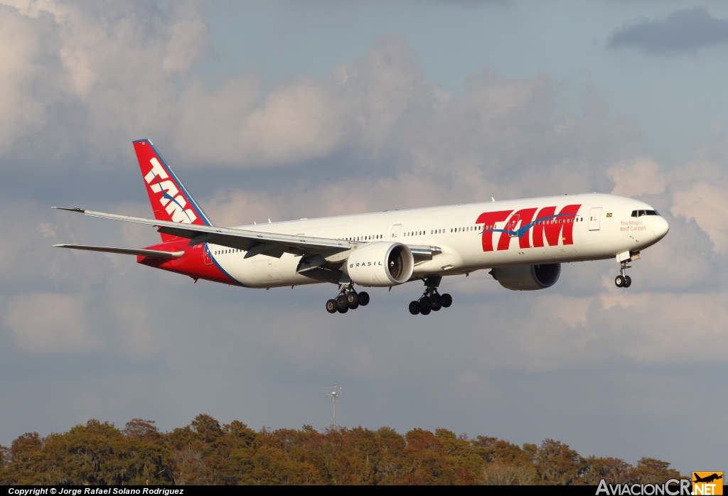 PT-MUI - Boeing 777-32W (ER) - TAM