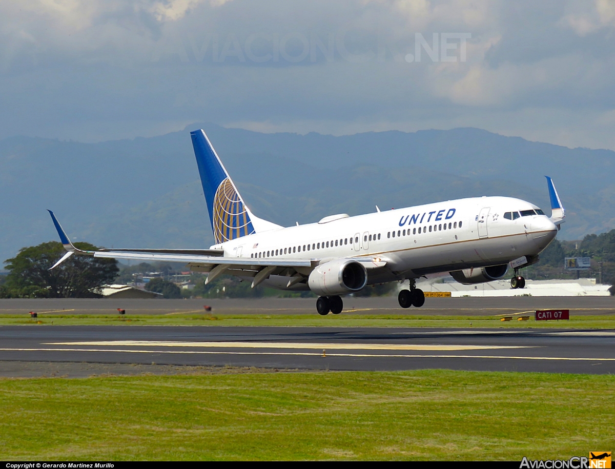 N87512 - Boeing 737-824 - United Airlines