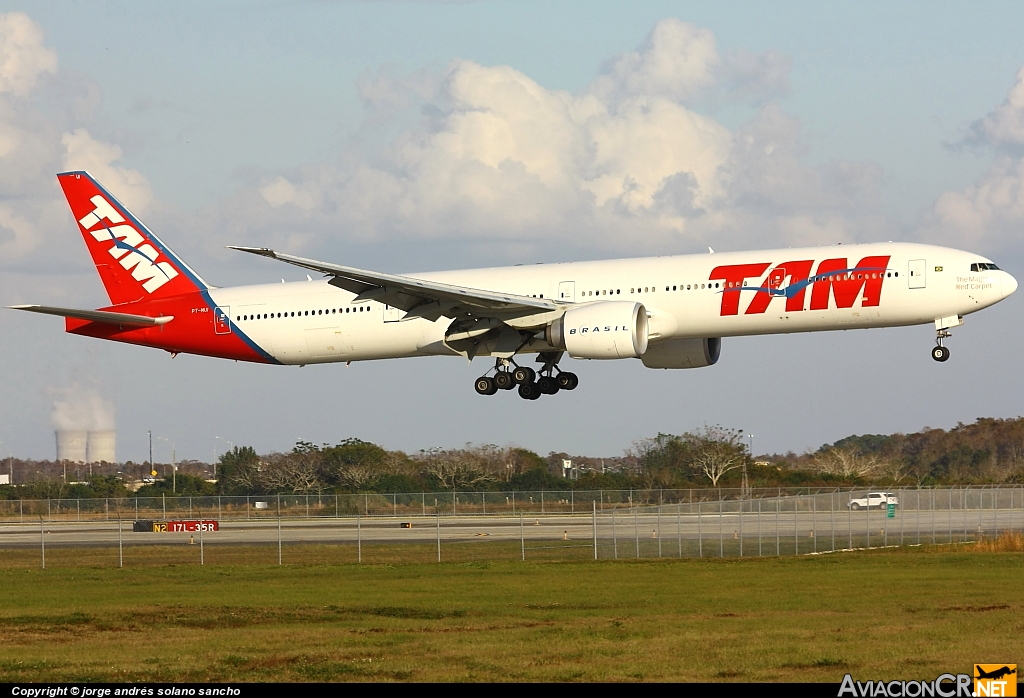 PT-MUI - Boeing 777-32W (ER) - TAM